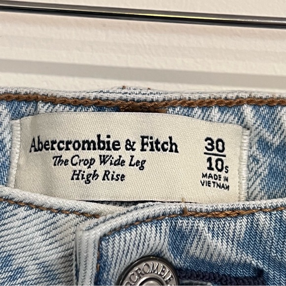EUC Abercrombie & Fitch Curve Love High Rise Cropped Wide Leg Jean - Picture 6 of 11